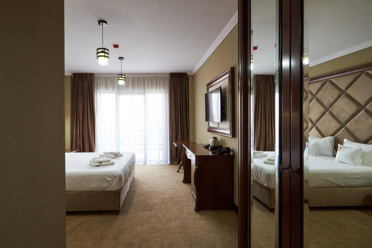 Hotel Adriano Brăila Exterior foto